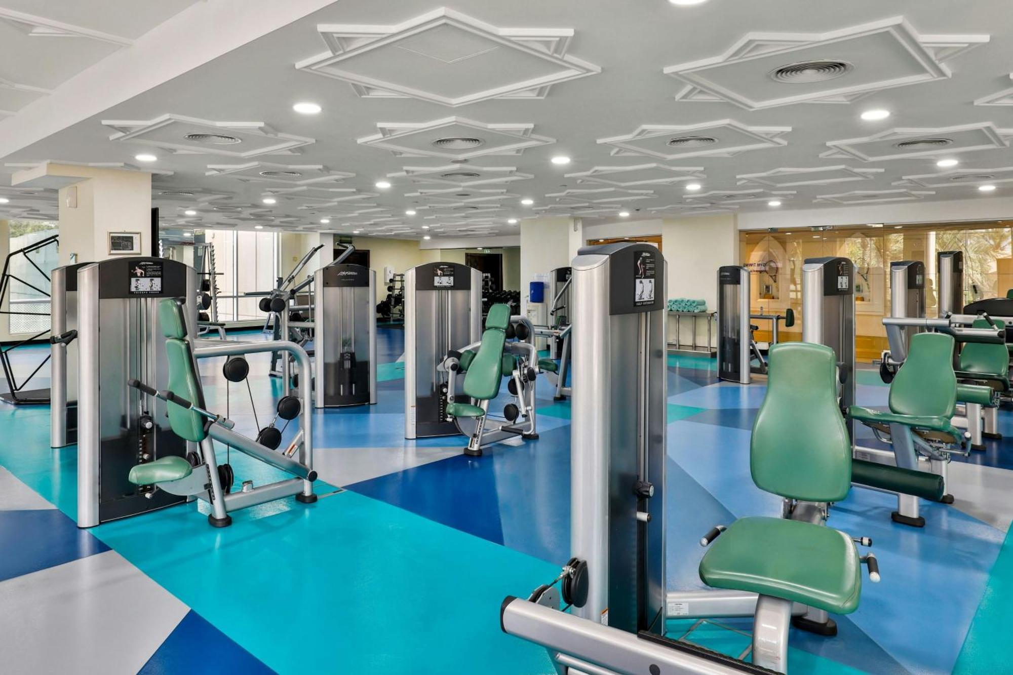 Al Habtoor Grand Resort, Autograph Collection Dubai Ngoại thất bức ảnh The gym at the hotel