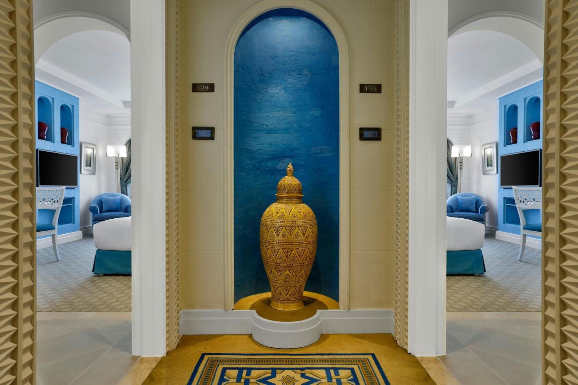 Al Habtoor Grand Resort, Autograph Collection Dubai Ngoại thất bức ảnh A suite at the Jumeirah Atlantis