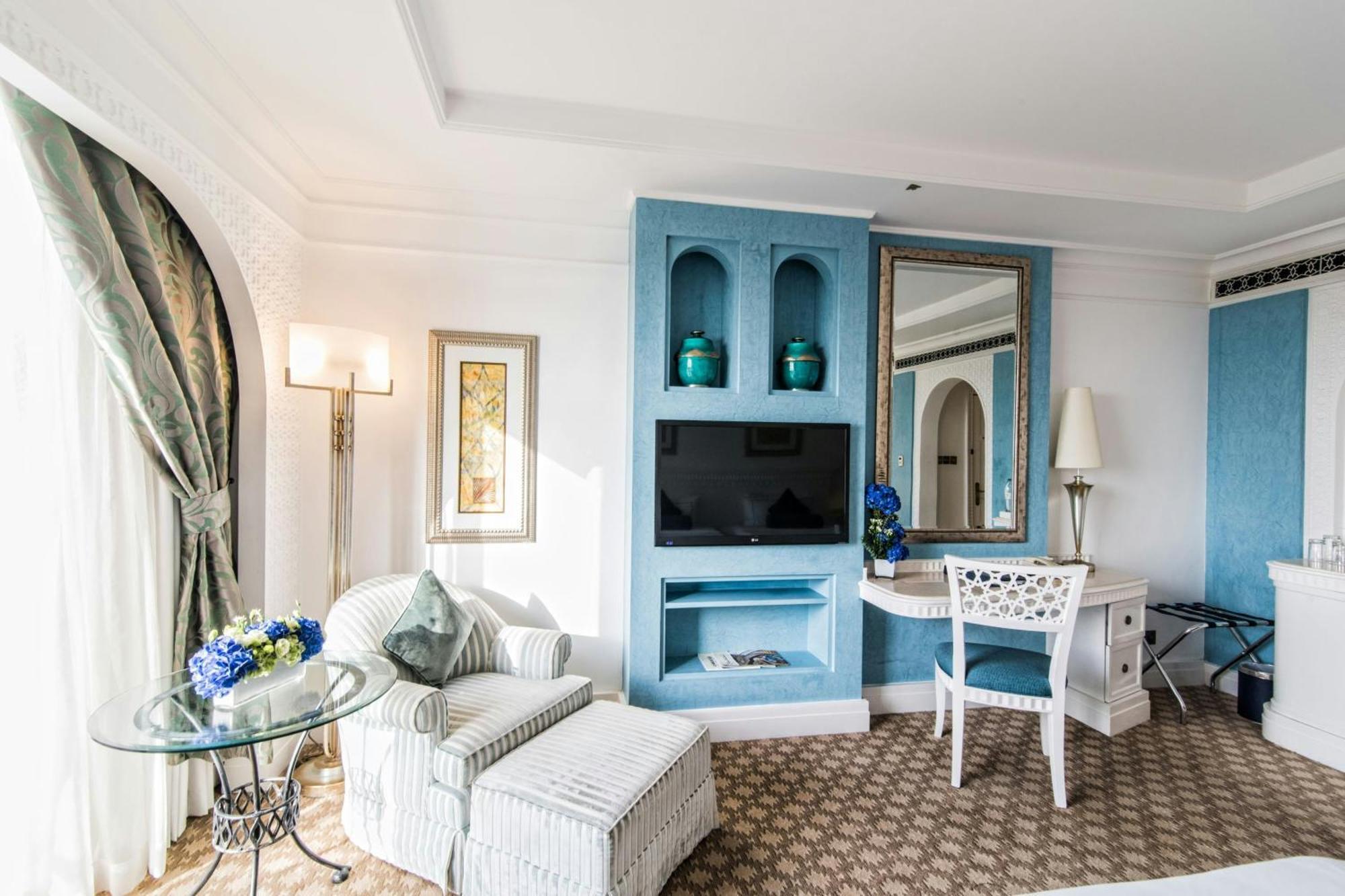 Al Habtoor Grand Resort, Autograph Collection Dubai Ngoại thất bức ảnh A room at the hotel