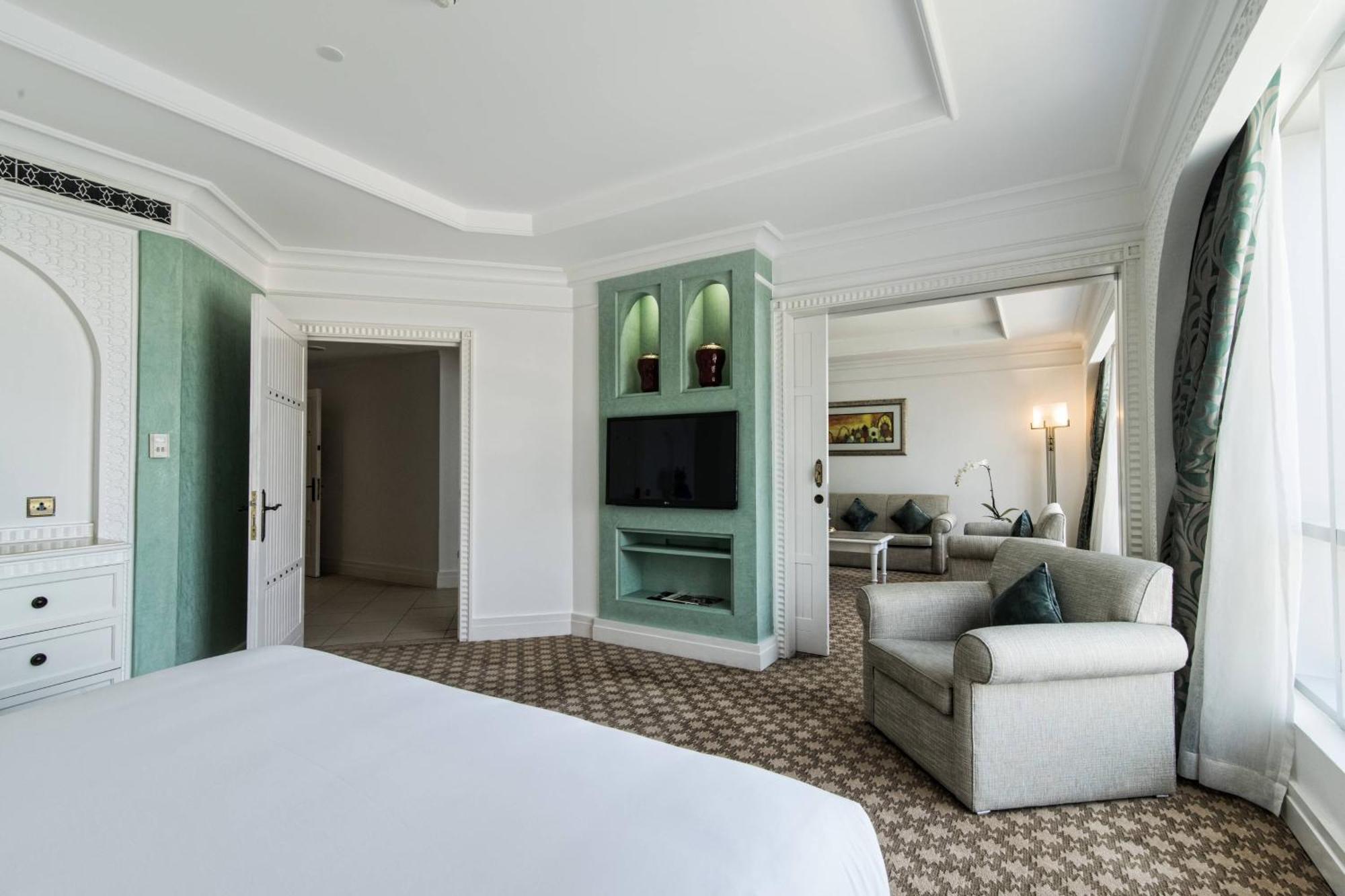 Al Habtoor Grand Resort, Autograph Collection Dubai Ngoại thất bức ảnh Suite