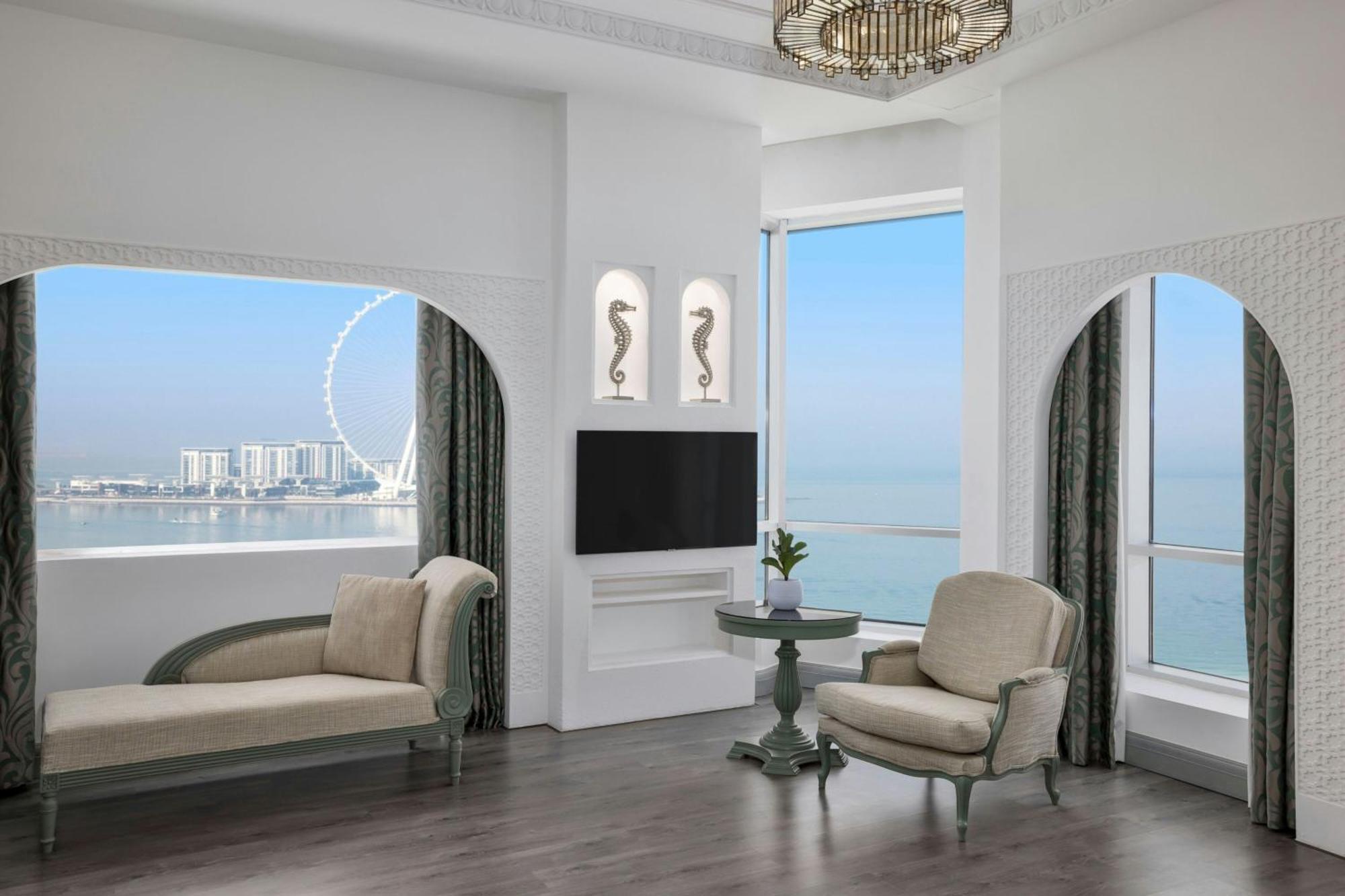Al Habtoor Grand Resort, Autograph Collection Dubai Ngoại thất bức ảnh A living room in a typical apartment
