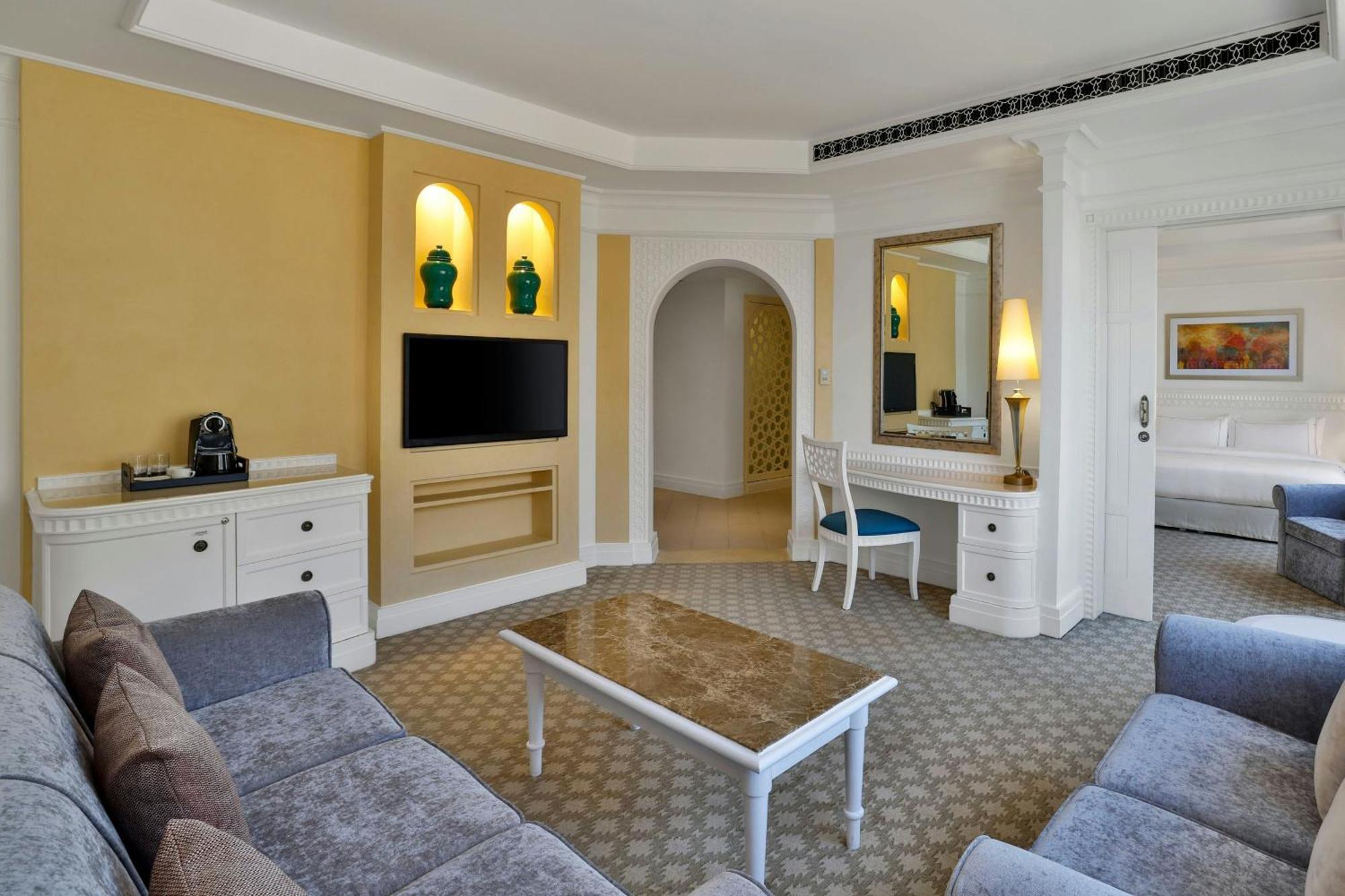Al Habtoor Grand Resort, Autograph Collection Dubai Ngoại thất bức ảnh Suite